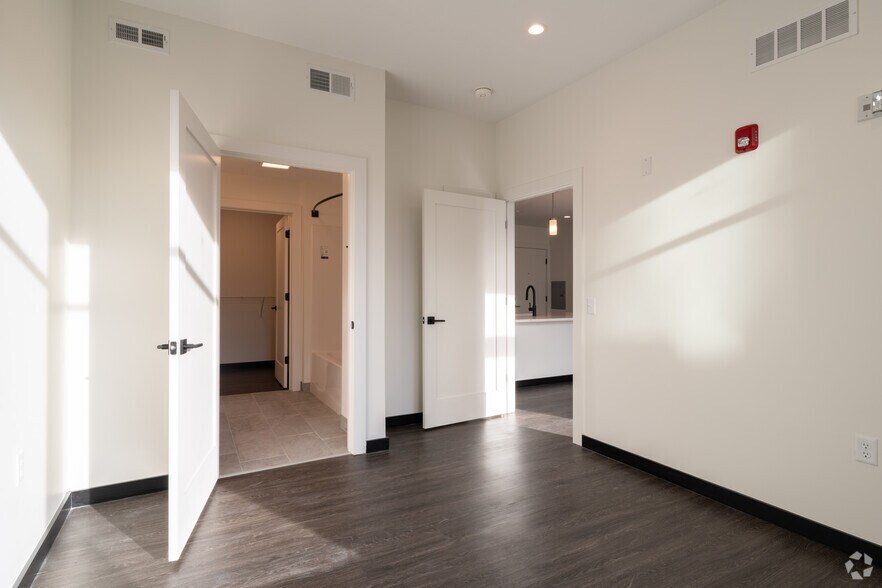 More Photos Of 1100 Michigan Ave, Buffalo Apartments For Lease