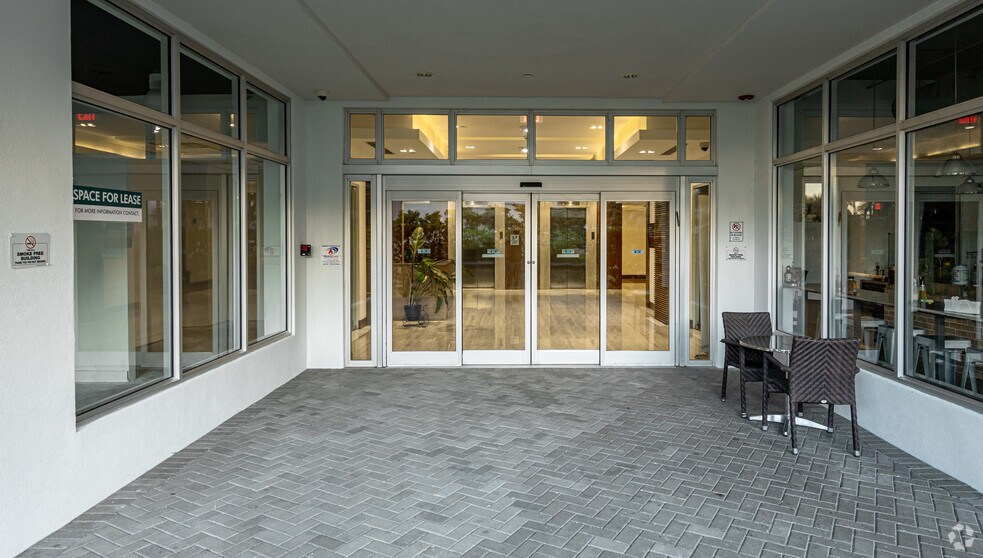 More Photos Of 323 Sunny Isles Blvd, Sunny Isles Beach Office For Lease