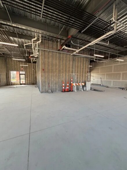 More Photos Of 1760 E Auburn Rd, Rochester Apartments For Lease