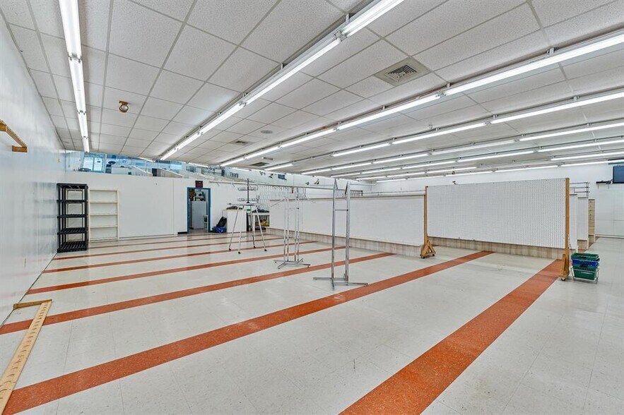 More Photos Of 411 Solida Rd, South Point Storefront For Sale