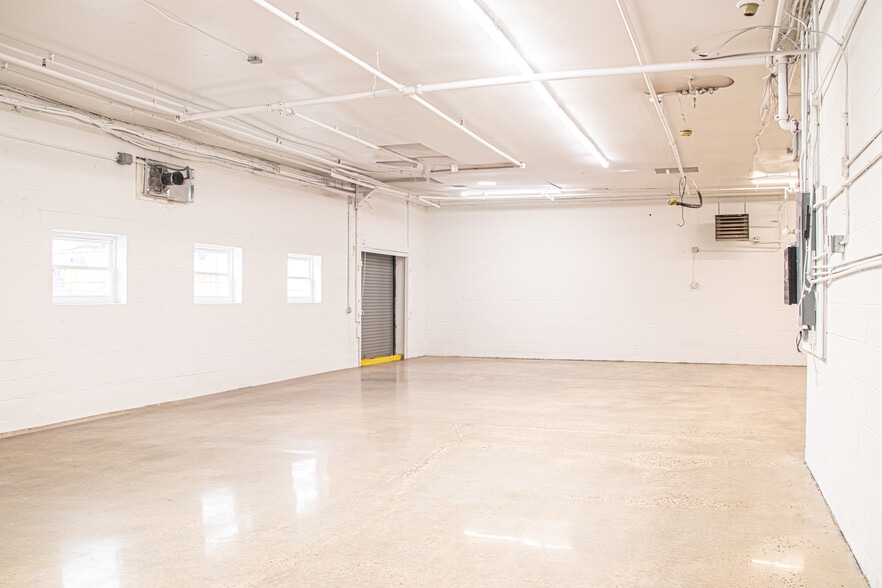 More Photos Of 288 E 12th Ave, Roselle Manufacturing For Lease