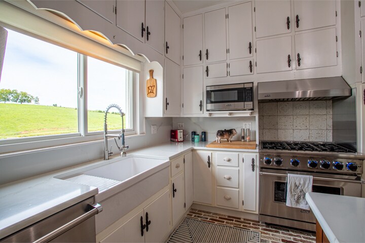 More Photos Of 1917 Valley Home Rd, Dandridge Specialty For Sale
