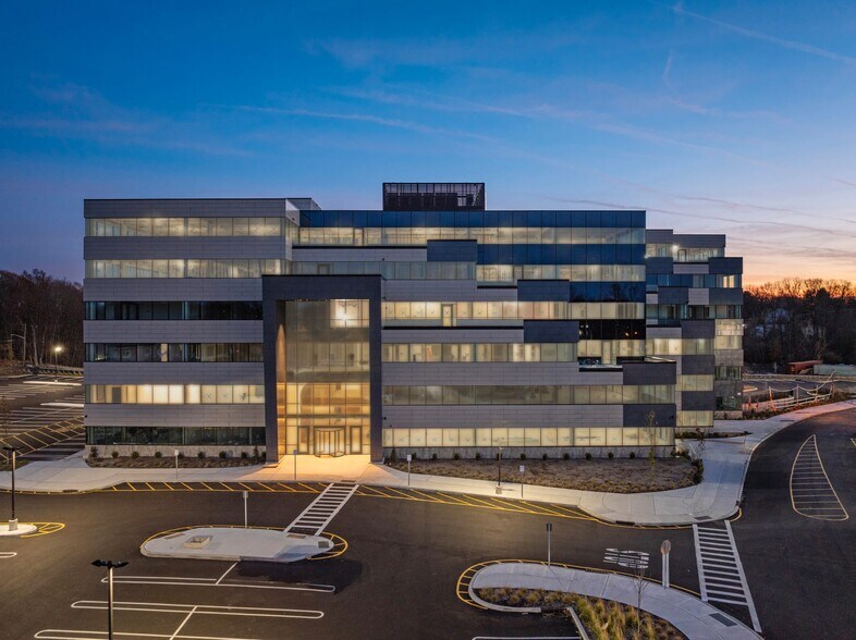 More Photos Of 33 Route 59, Monsey Office For Lease