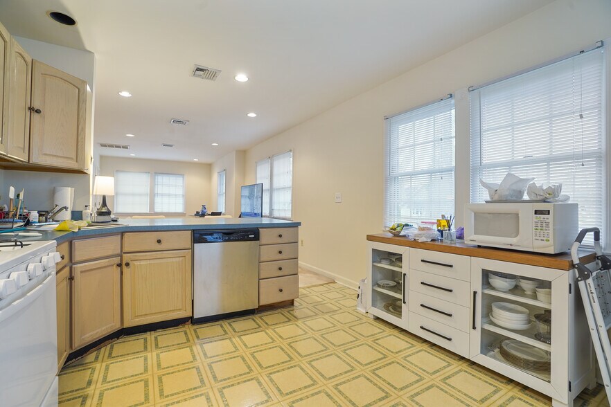 More Photos Of 228 Saint Paul St, Westfield Office For Sale