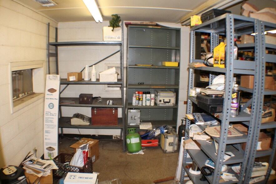 More Photos Of 5517 Dorbrandt St, Houston Warehouse For Sale