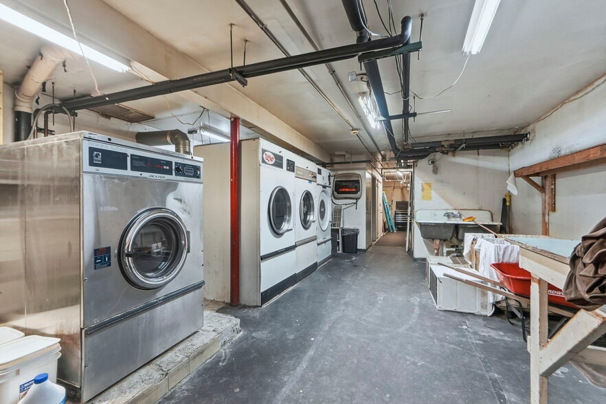 More Photos Of 3527 W Coliseum Blvd, Fort Wayne Hotel For Sale