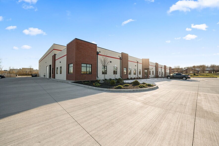 More Photos Of 4889 Alliance Dr, Mason Distribution For Sale