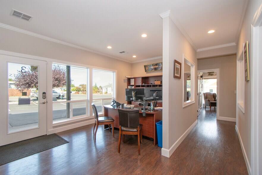 More Photos Of 495 Spruce St, Sequim Office For Sale