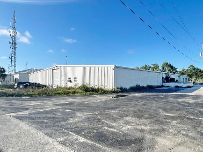More Photos Of 10980 Enterprise Ave, Bonita Springs Warehouse For Lease
