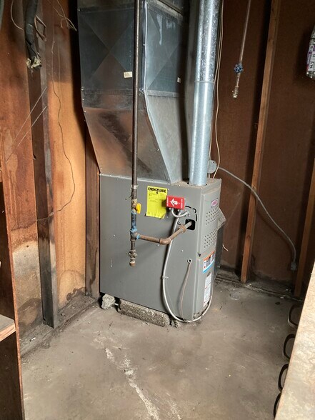 More Photos Of 2288 William St, Cheektowaga Service For Sale