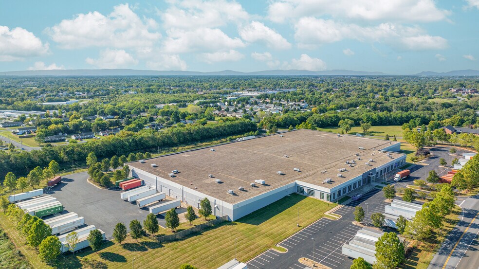 More Photos Of 255 Fort Collier Rd, Winchester Warehouse For Lease