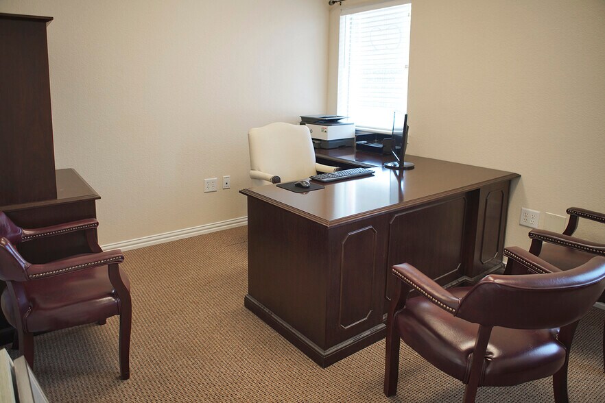 More Photos Of 3918 Telephone Rd, Lake Worth Medical For Lease