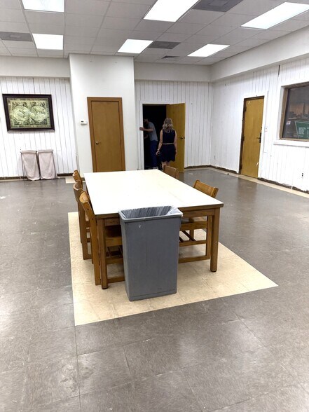 More Photos Of 2320 Town St, Pensacola Industrial For Sale