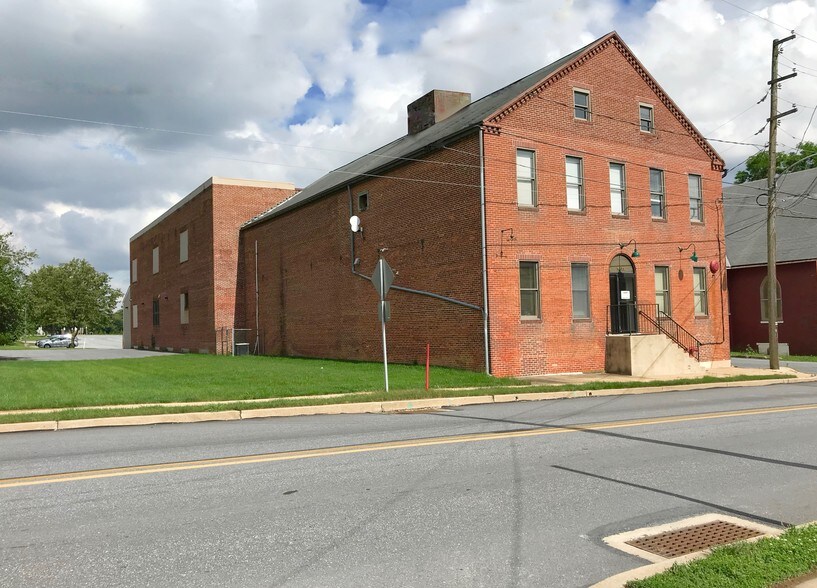 More Photos Of 6155-6165 E Main St, East Petersburg Industrial For Sale