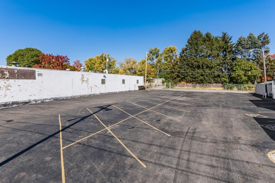 More Photos Of 1662 W Mound St, Columbus Restaurant For Sale