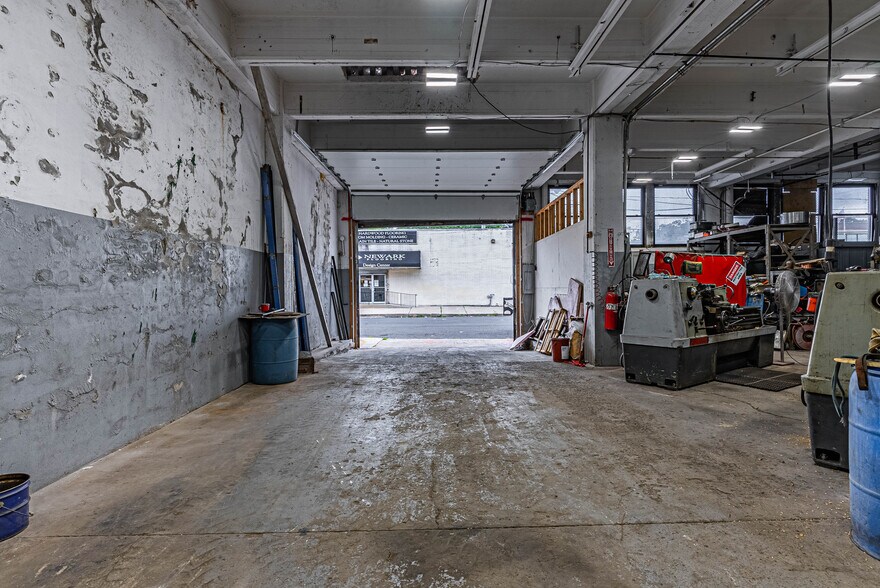 More Photos Of 161 Abington Ave, Newark Warehouse For Sale