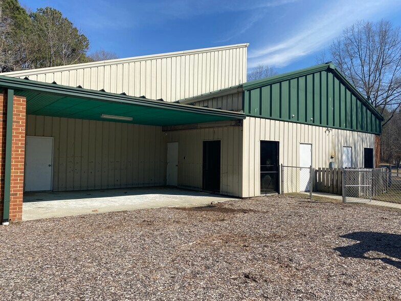 More Photos Of 4300 John Tyler Hwy, Williamsburg General Retail For Sale