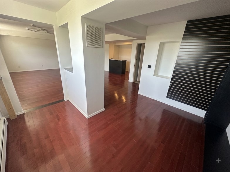 More Photos Of 11 Prospect Ave, Hewlett Warehouse For Lease