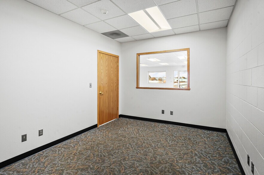 More Photos Of 4811 Curtis Rd, Dodgeville Warehouse For Sale