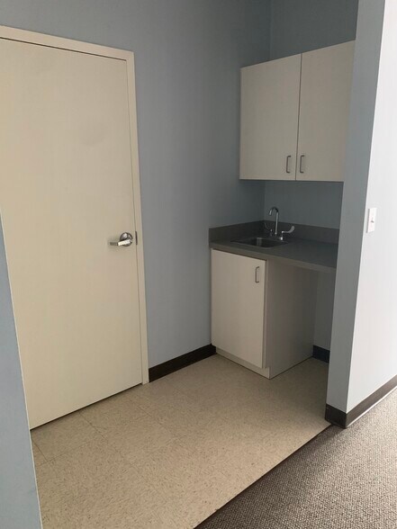 More Photos Of 203 Oakside Ln, Canton Medical For Sale