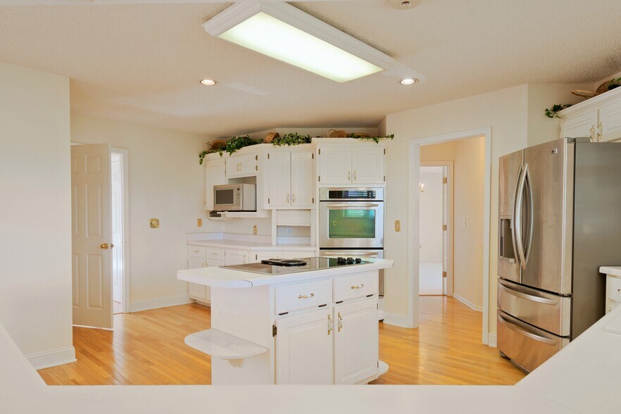 More Photos Of 10674 Wall Triana Hwy, Toney Hospitality For Sale