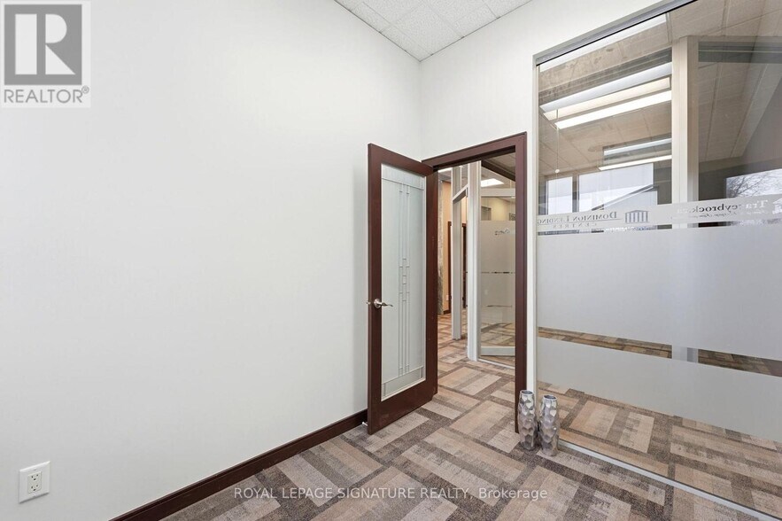 More Photos Of 158 Guelph St, Halton Hills Freestanding For Lease