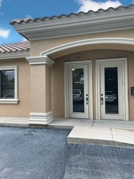 More Photos Of 1820 E Edgewood Dr, Lakeland Medical For Lease