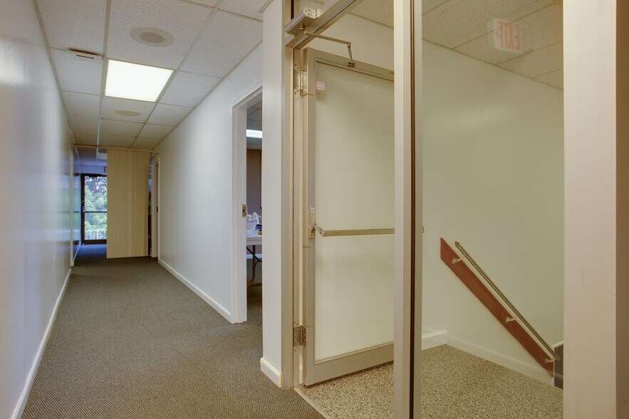More Photos Of 2843 Pembroke Rd, Hollywood Office For Lease
