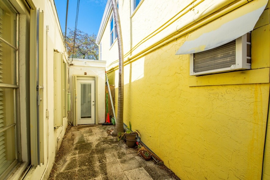 More Photos Of 604 Whitehead St, Key West Medical For Sale