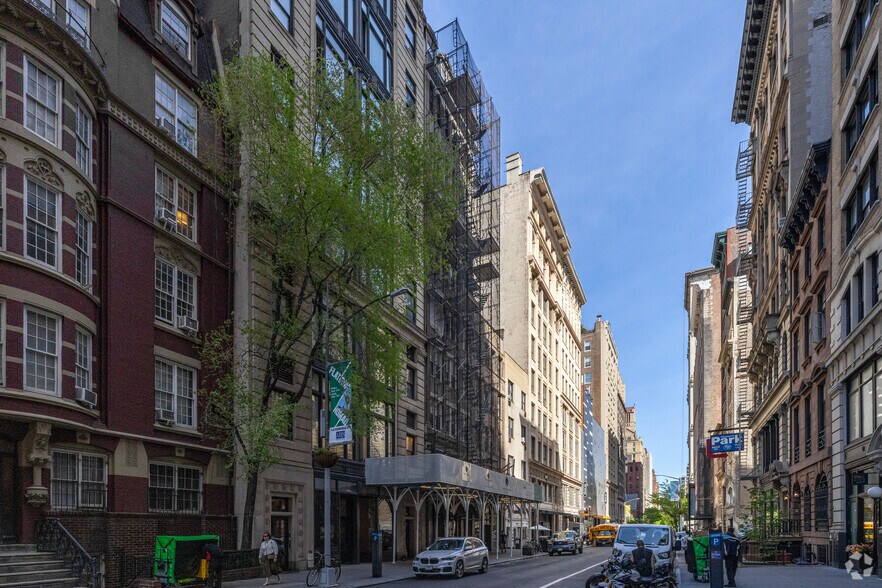 More Photos Of 27 E 21st St, New York Office For Lease