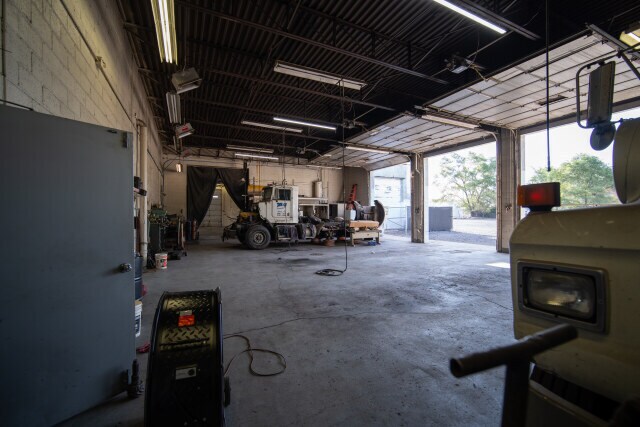 More Photos Of 232 Ferdinand St, Detroit Truck Terminal For Sale