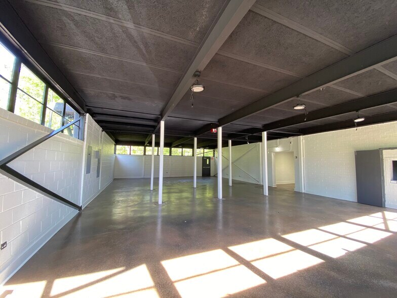 More Photos Of 480 Old Canton Rd, Ball Ground Office For Lease