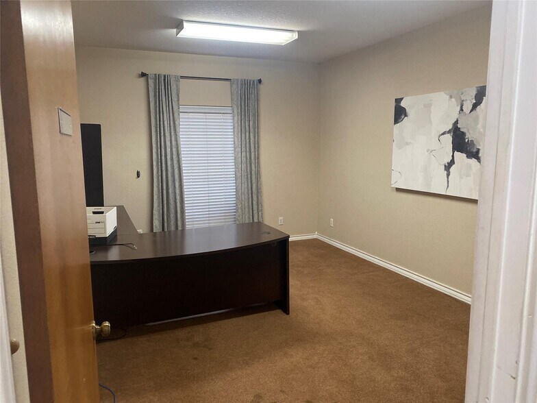 More Photos Of 191 Energy Way, Bridgeport Office For Sale