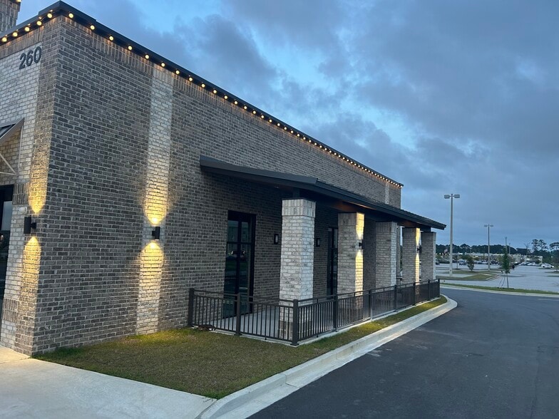 More Photos Of 260 Tanger Outlets Blvd, Pooler Storefront For Lease