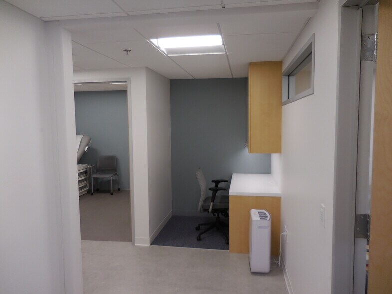 More Photos Of 25550 Hawthorne Blvd, Torrance Medical For Lease