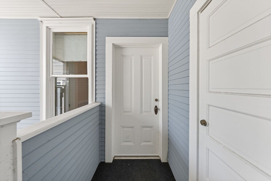 More Photos Of 503 W Palm Dr, Placentia Office Residential For Lease