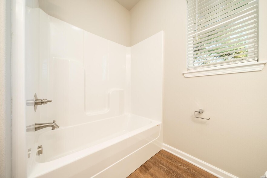 More Photos Of 102 & 106 Cheyenne St, Hot Springs National Park Apartments For Sale