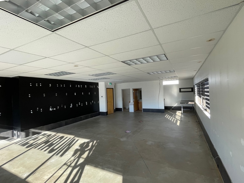 More Photos Of 15330 123 Av NW, Edmonton Warehouse For Sale