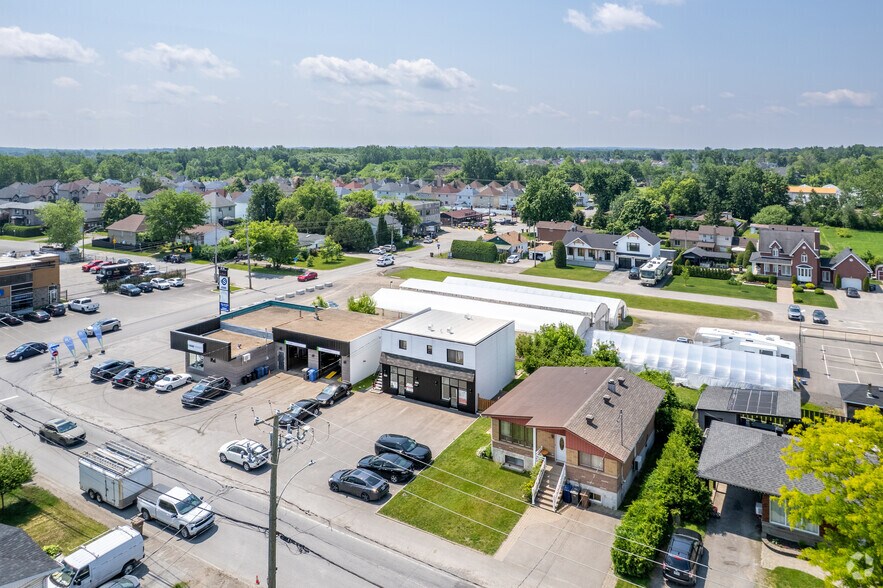 More Photos Of 934 Champagne, Laval Storefront Retail Residential For Lease