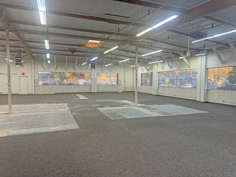 More Photos Of 1801 Piner Rd, Santa Rosa Showroom For Sale