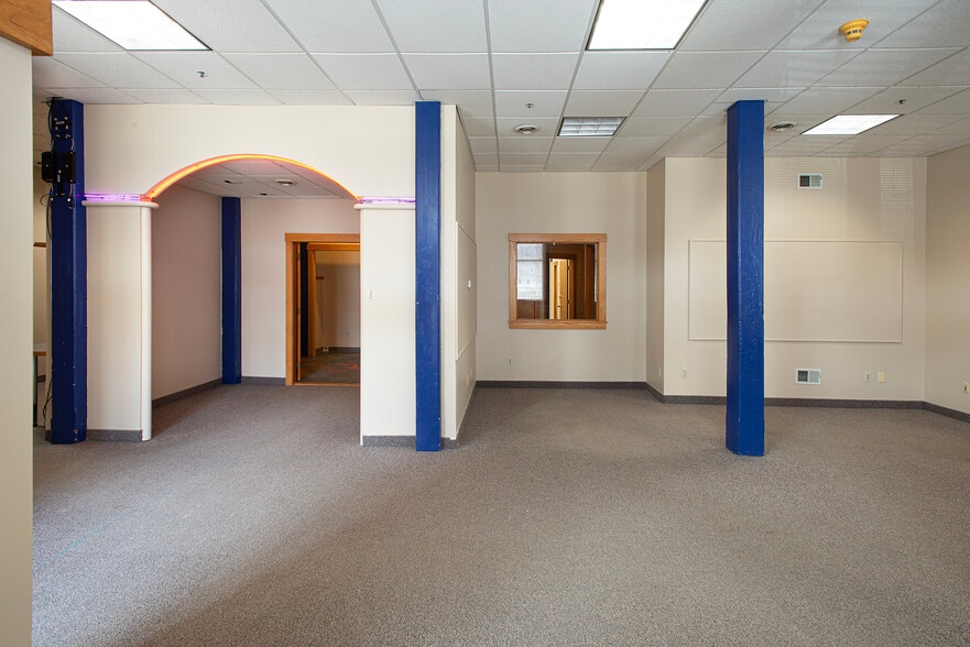 More Photos Of 320 Riverside Dr, Florence Office For Sale