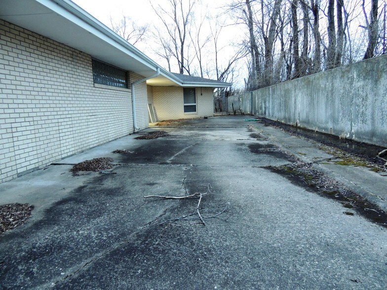 More Photos Of 7399 Forest Hills Rd, Loves Park Office For Sale