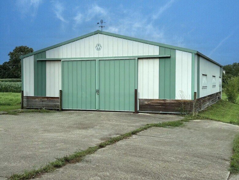 More Photos Of 12407 Main St, Huntley Loft Creative Space For Sale