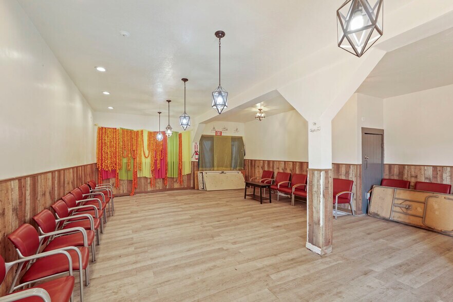 More Photos Of 104 E Lodi Ave, Lodi Storefront Retail Office For Sale