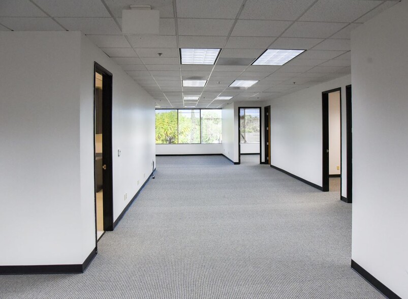 More Photos Of 23792 Rockfield Blvd, Lake Forest Office For Lease