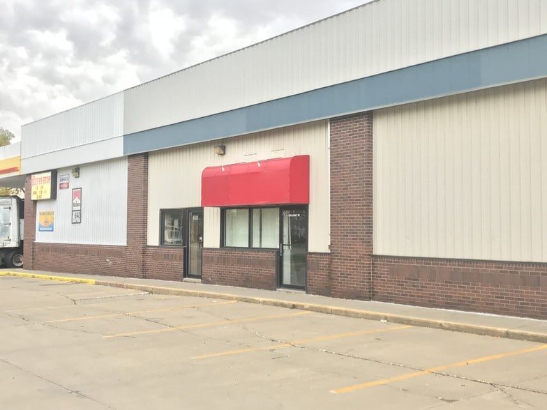 More Photos Of 206 1st St, Sergeant Bluff Office For Sale