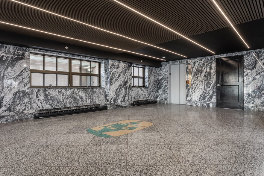 More Photos Of 863 Massachusetts Ave, Indianapolis Office For Lease