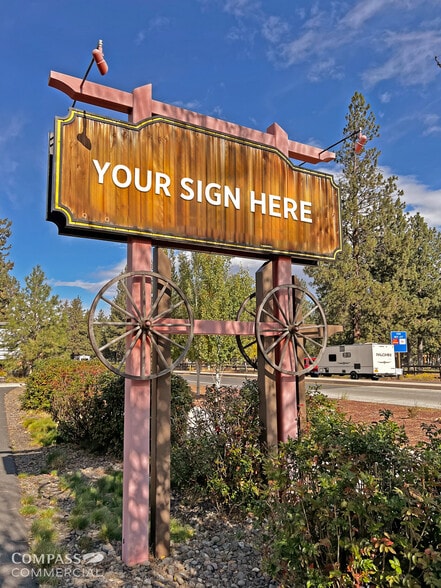 More Photos Of 620 N Arrowleaf Trl, Sisters Restaurant For Lease