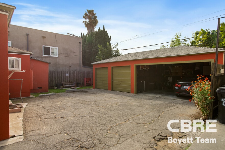 More Photos Of 833 N Poinsettia Pl, Los Angeles Apartments For Sale