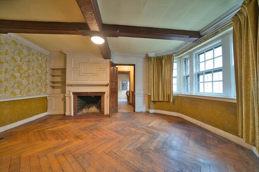 More Photos Of 1989 W Grand Blvd, Detroit Office Residential For Sale